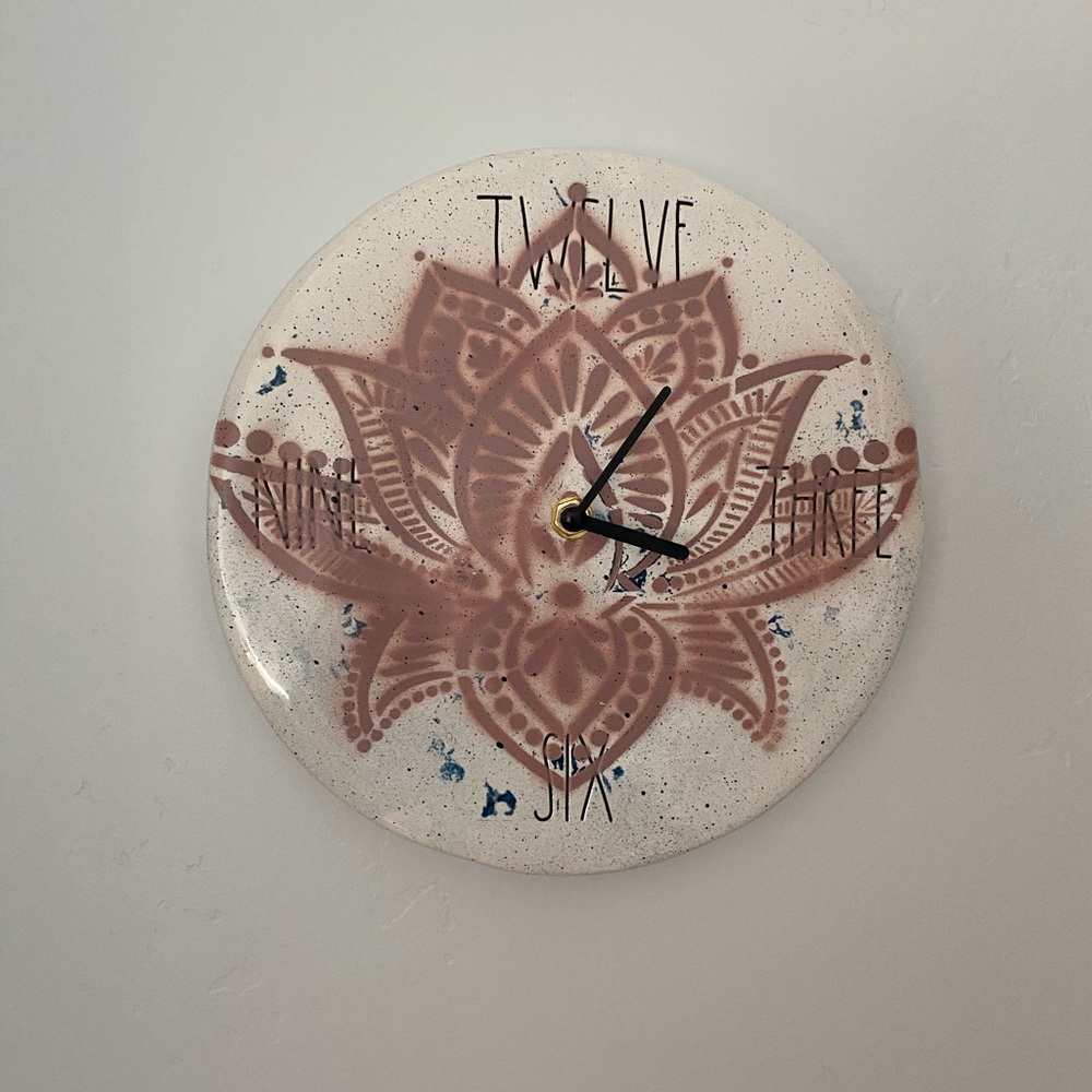 Rae Dunn clock - Picture 1 of 1